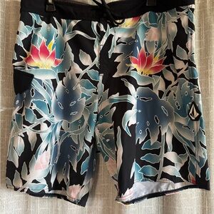 Volcom Black Teal Pink Floral Hybrid Board Shorts